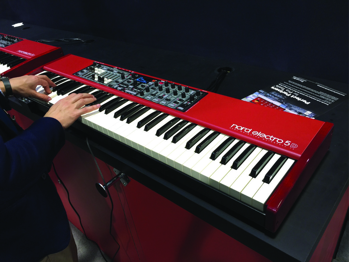 NORD ELECTRO 5D 61 - Đánh giá chi tiết tại Piano House
